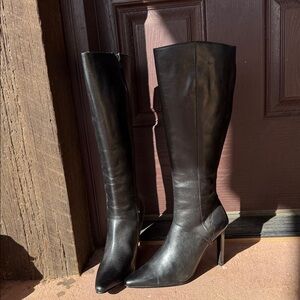 Sleek Black Women's Heeled Boots